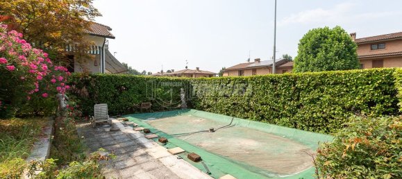 5 rooms Villa in Rivolta d'Adda, Italy No. 135776 3