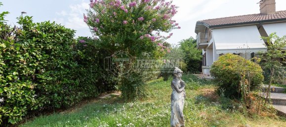 5 rooms Villa in Rivolta d'Adda, Italy No. 135776 2