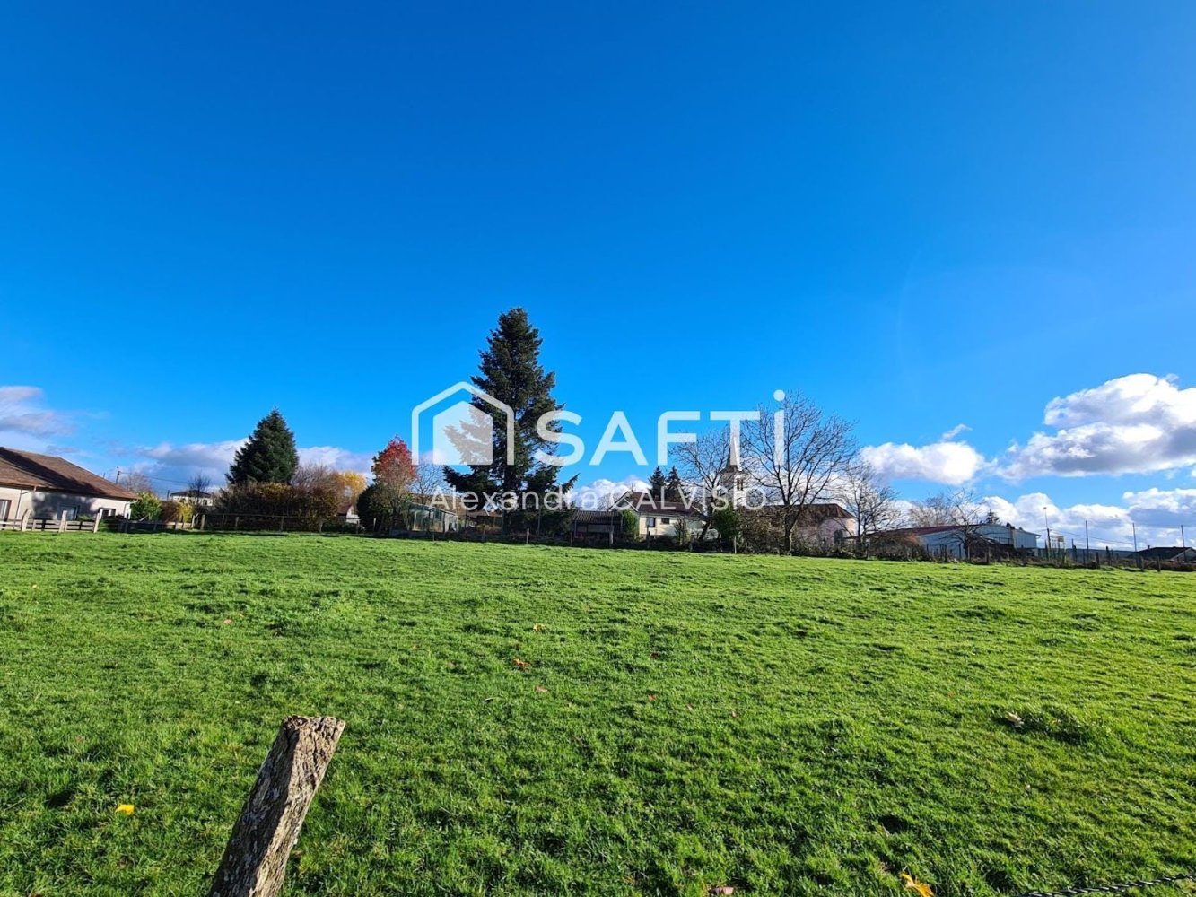 Grundstück in Dounoux, France 1069m², Nr. 153478