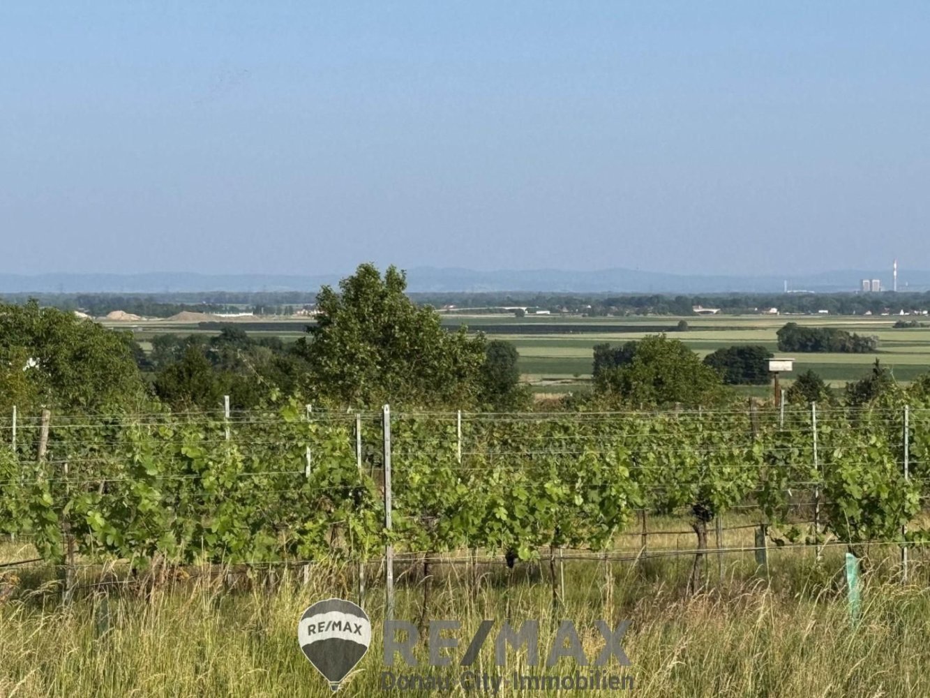  Land in Fels am Wagram, Austria No. 127989