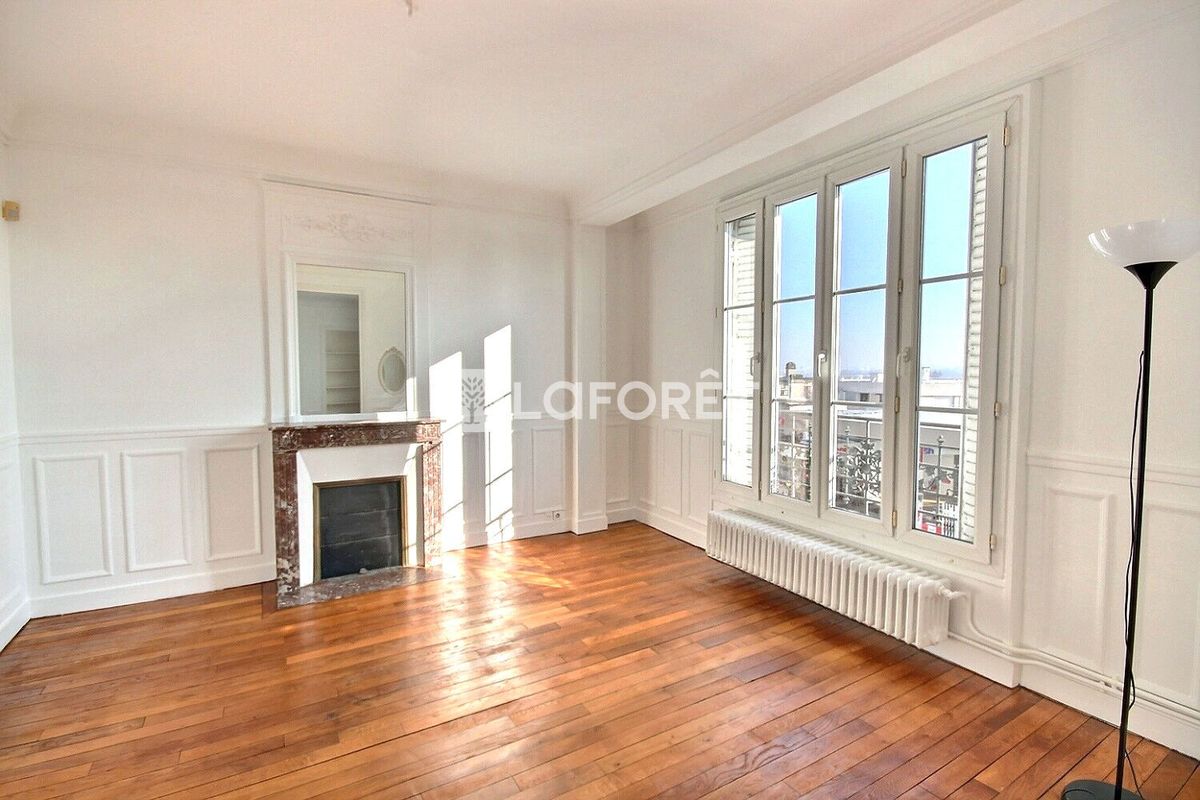 Квартира с 3 спальнями в Сюрен, Франция № 149568