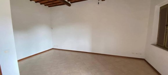 10-Zimmer Haus in Lucca, Italy, Nr. 86993 3