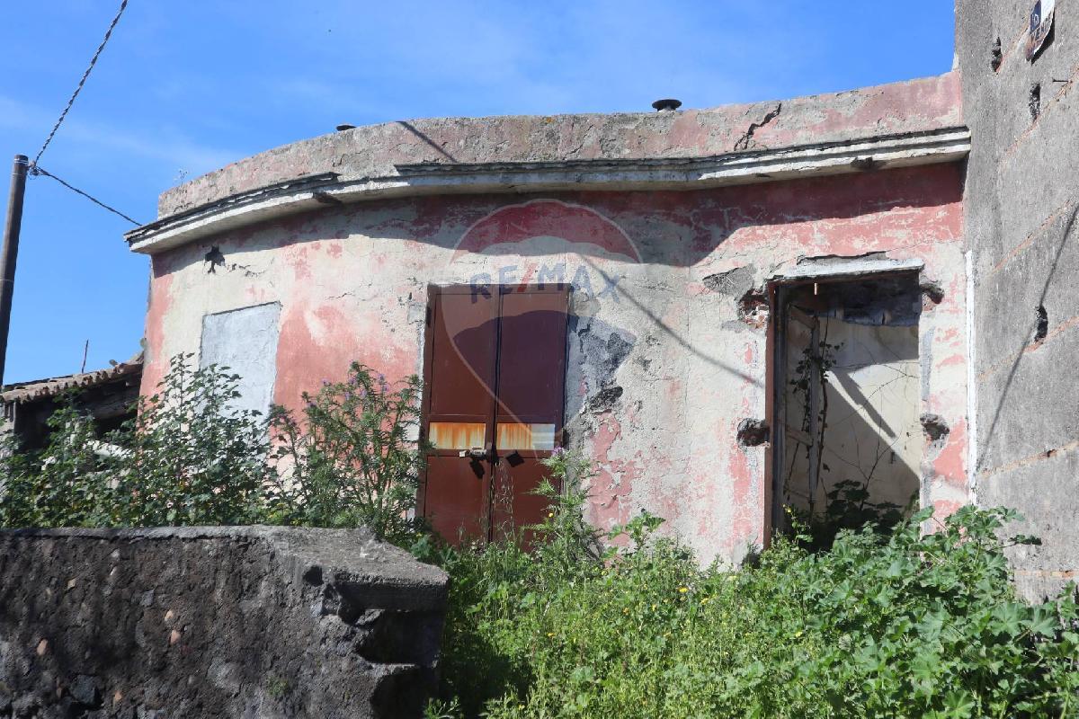 3 bedrooms House in Santa Venerina, Italy No. 332561