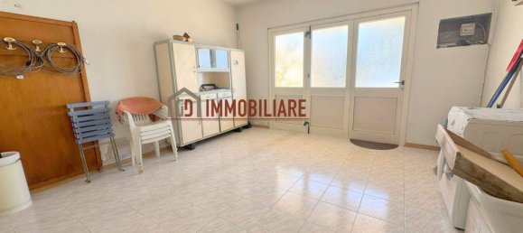5 bedrooms House in Castelfranco Veneto, Italy No. 381178 25