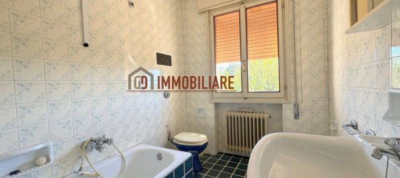5 bedrooms House in Castelfranco Veneto, Italy No. 381178 17