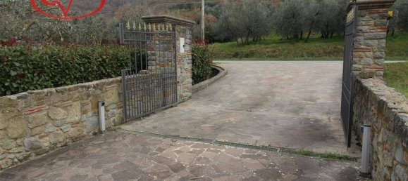 4 bedrooms Villa in Loro Ciuffenna, Italy No. 147981 20