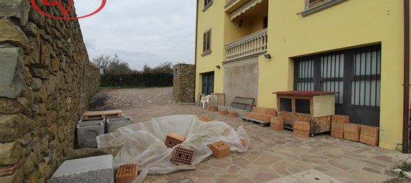 4 bedrooms Villa in Loro Ciuffenna, Italy No. 147981 9