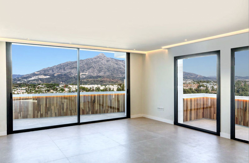 2 bedrooms Penthouse in Marbella, Spain No. 123093