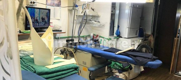 2 rooms Commercial property in Rome, Italy No. 350528 3