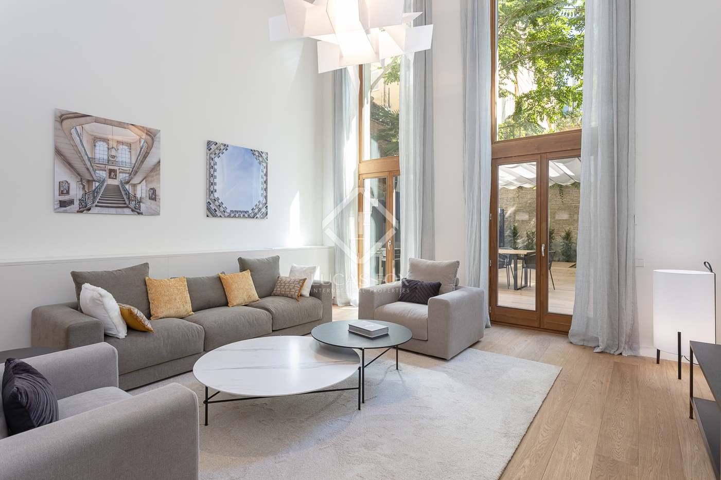 3 bedrooms Duplex in Ciutat Vella, Spain No. 127778