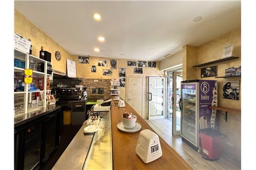 3 rooms Commercial property in Rome, Italy No. 308505