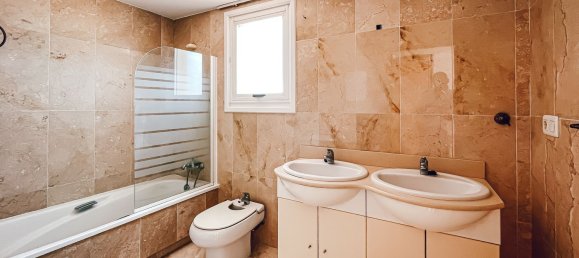 3 bedrooms Penthouse in Marbella, Spain No. 153521 18