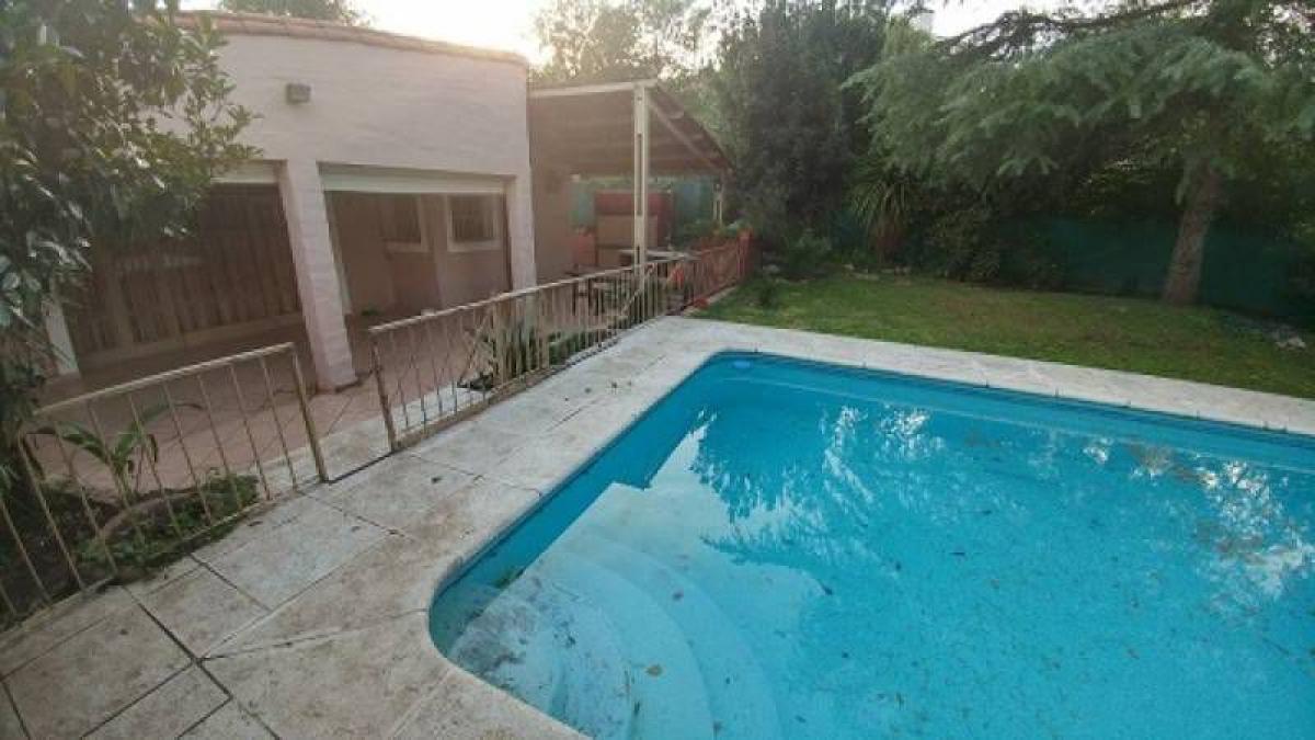 3 bedrooms House in Cordoba, Argentina No. 16239