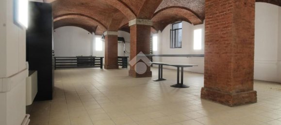 400m² Commercial property in Brescia, Italy No. 142434 9