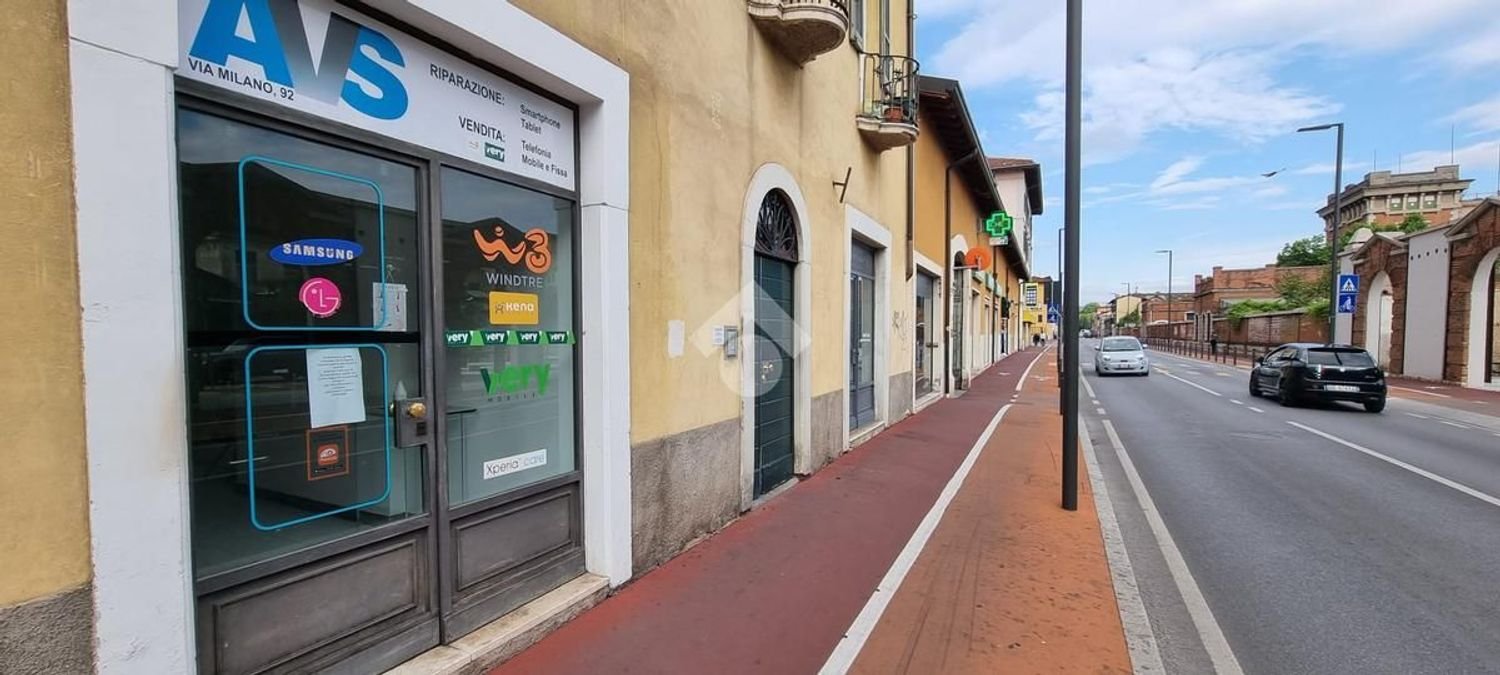 Gewerbliche Immobilie in Brescia, Italy 400m², Nr. 142434