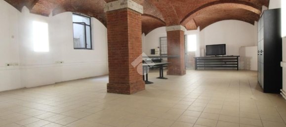 400m² Commercial property in Brescia, Italy No. 142434 7