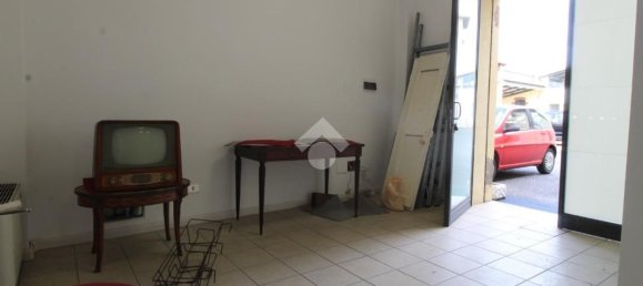 400m² Commercial property in Brescia, Italy No. 142434 5