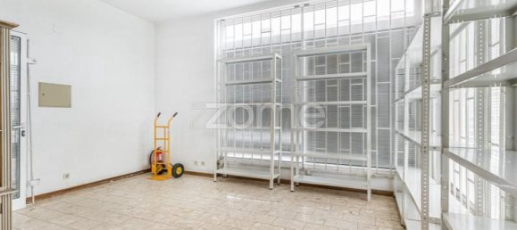 17m² Office in Sobreira, Portugal No. 50552 4