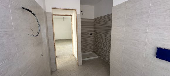 2غرفة شقة في Castelvetro Piacentino, Italy رقم 150754 13