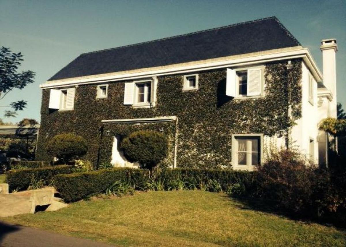 4 chambres Maison à Malvinas Argentinas, Argentina No. 8624