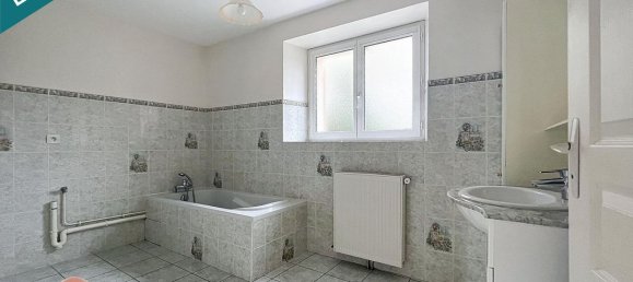 Дом с 4 спальнями в Люзийе, Франция № 159885 6