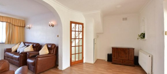 3 bedrooms House in Essex, United Kingdom No. 4136 11