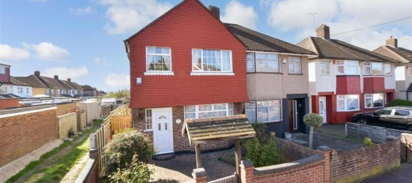 3 bedrooms House in Essex, United Kingdom No. 4136 4