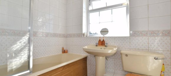 3 bedrooms House in Essex, United Kingdom No. 4136 8