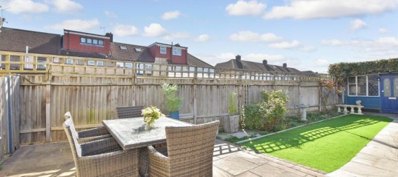 3 bedrooms House in Essex, United Kingdom No. 4136 32