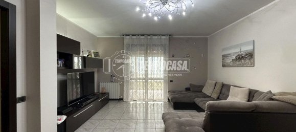 3-salle Appartement à Chiari, Italy No. 311844 8
