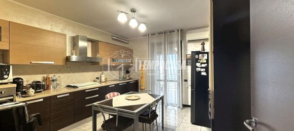 3-salle Appartement à Chiari, Italy No. 311844 9