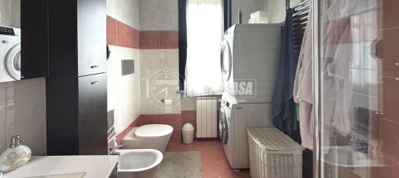 3-salle Appartement à Chiari, Italy No. 311844 15