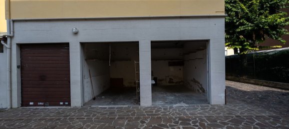 3 bedrooms Apartment in Modena, Italy No. 353657 16