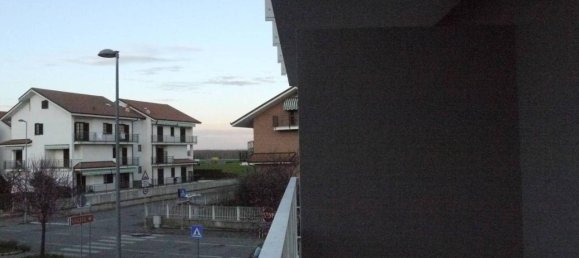 3 rooms Apartment in Volpiano, Italy No. 24358 58