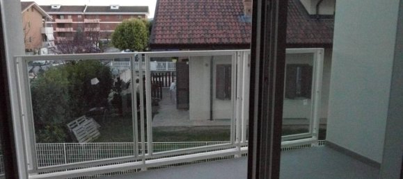 3 rooms Apartment in Volpiano, Italy No. 24358 64