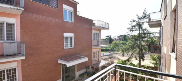 3 rooms Apartment in Rome, Italy No. 89224 25