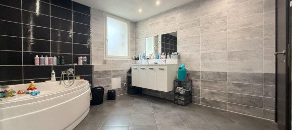 4 bedrooms House in Haraucourt, France No. 209112 15