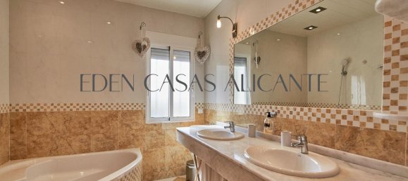 Дом с 4 спальнями в Аликанте, Испания № 150080 49