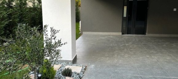 3 bedrooms Property in Chalandri, Greece No. 2519 2