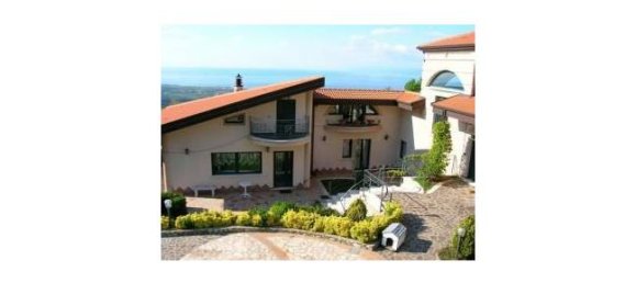 Вилла с 5 комнатами в Пиццо, Италия № 253455 2