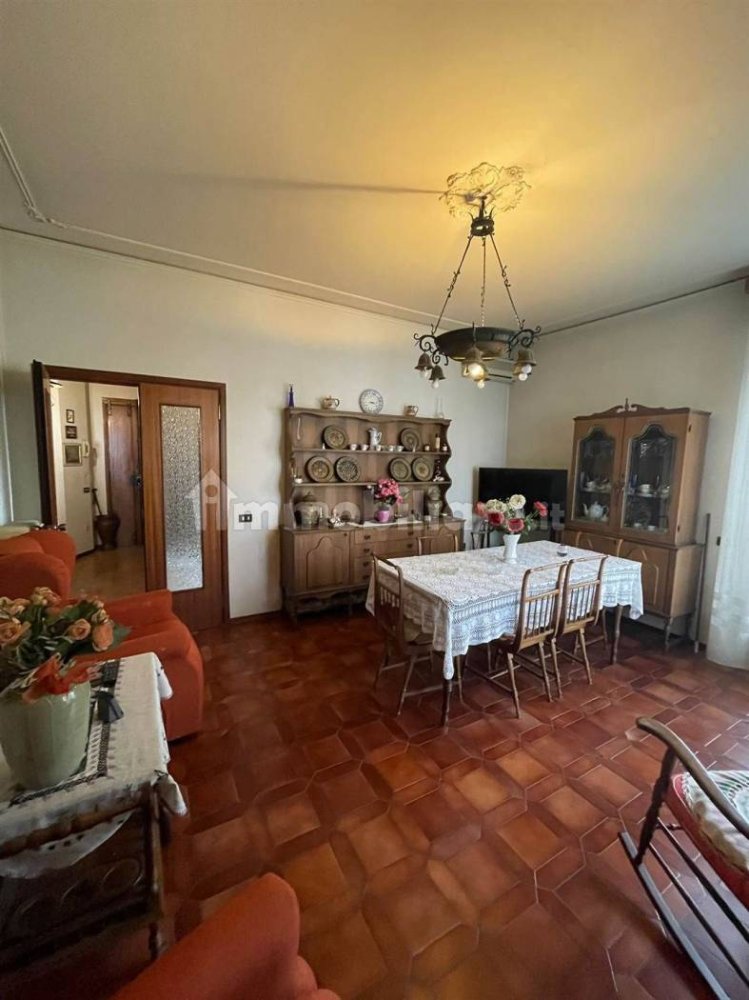 3 bedrooms Apartment in Pistoia, Italy No. 222866