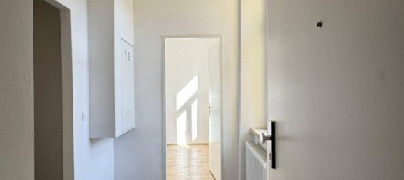 2 rooms Apartment in Hernals, Austria No. 151886 4
