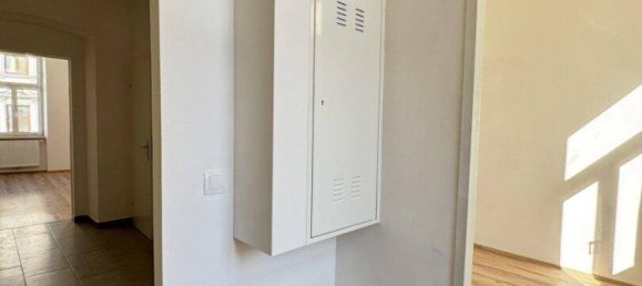 2 rooms Apartment in Hernals, Austria No. 151886 2