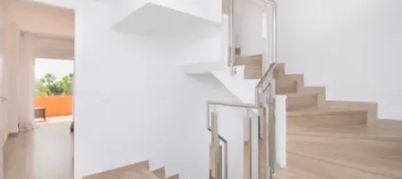 4 bedrooms Townhouse in El Paraiso, Spain No. 23729 8