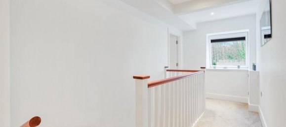 2 bedrooms Apartment in Epsom, United Kingdom No. 9709 24