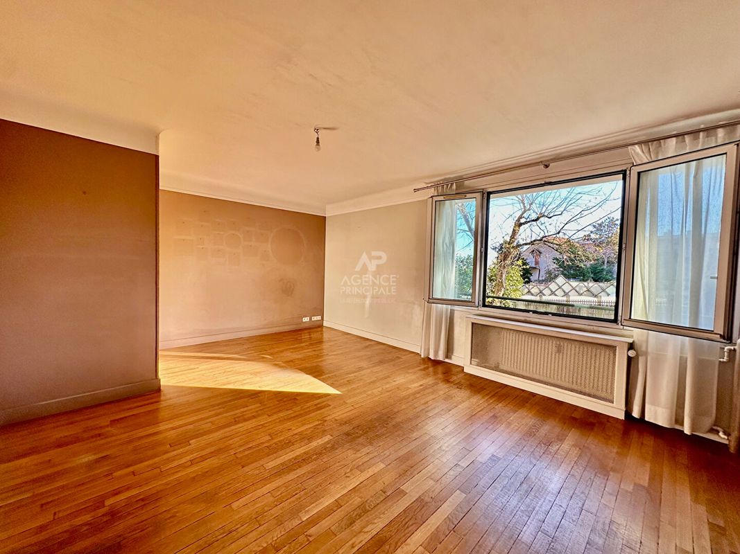 Квартира с 2 спальнями в Севр, Франция № 165163