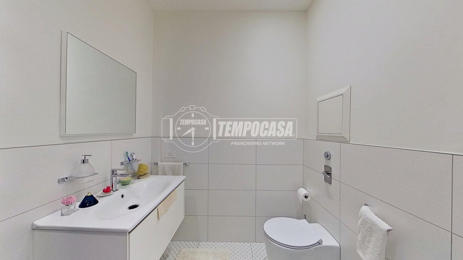 Квартира с 3 комнатами в Бругерио, Италия № 274460