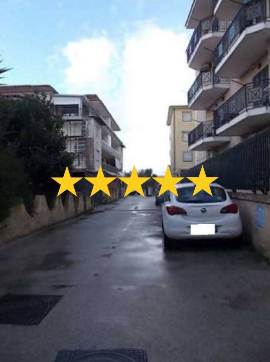 5 bedrooms Apartment in Naples, Italy No. 15009