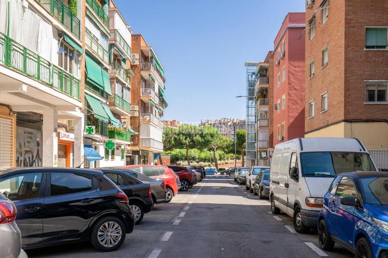 3 bedrooms Apartment in Madrid, Spain No. 246998