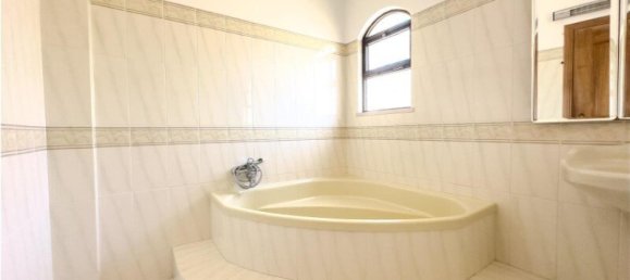 4 bedrooms Villa in Faro, Portugal No. 129318 3